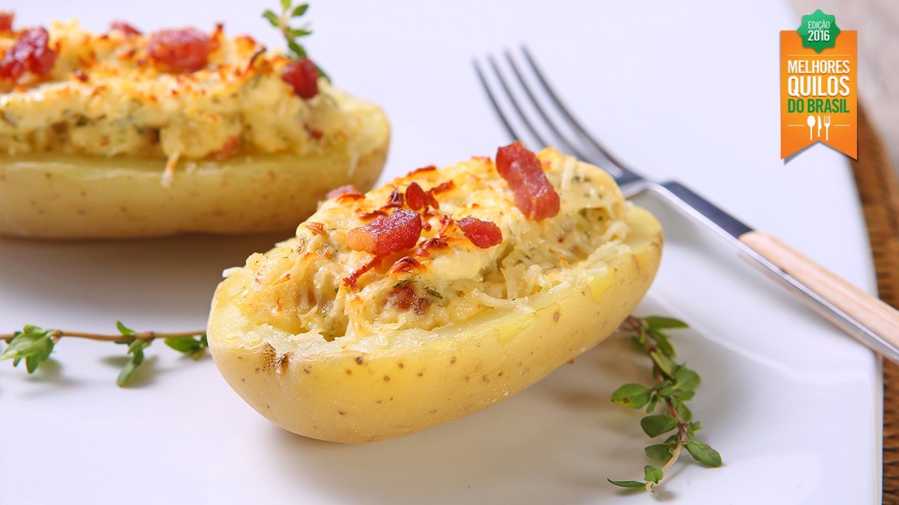 Batatas Recheadas com Bacon Gratinadas com Maionese de Ervas e Parmesão – - Receita