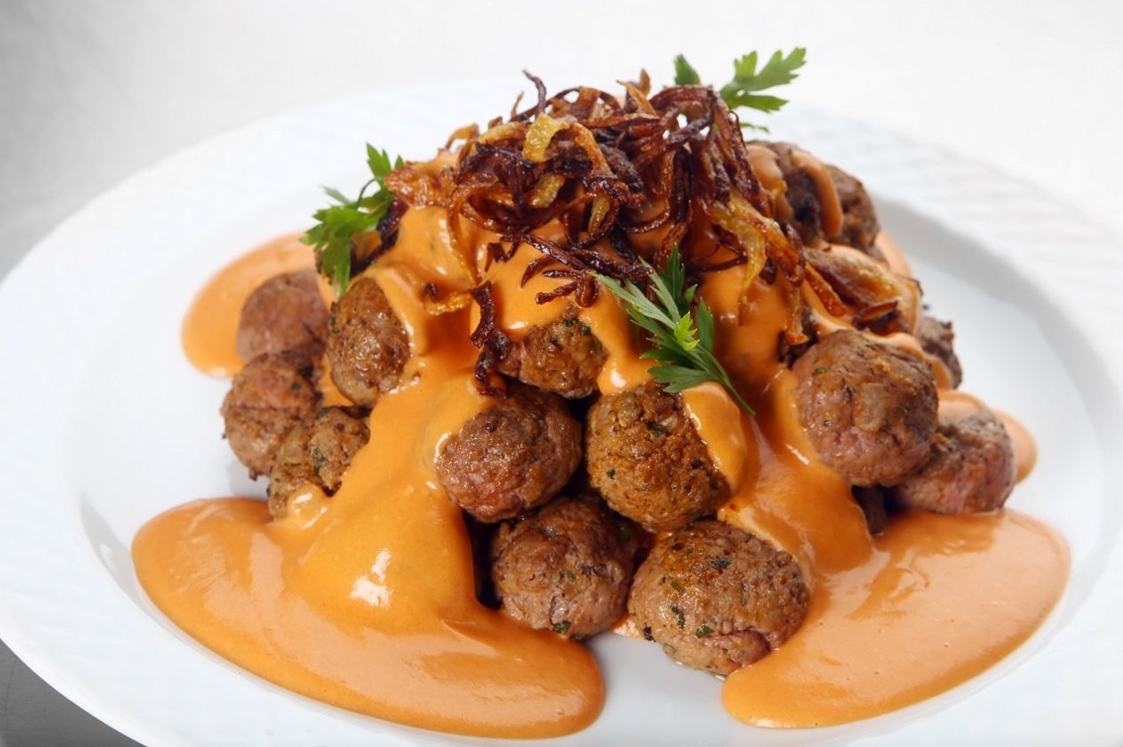 Almôndegas com Molho de Cebola Caramelizada – - Receita